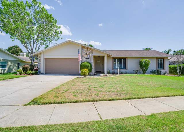 Property at 1104 Northridge Dr, Palm Harbor, FL 34683, 4 beds, 3 baths