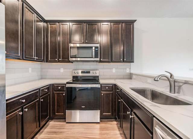 Property at 5517 Angel Fish Ct, New Port Richey, FL 34652, 3 beds, 2.5 baths