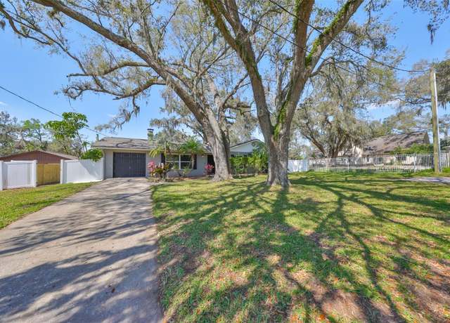 Property at 124 Goins Dr, Seffner, FL 33584, 3 beds, 2 baths