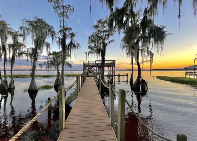 Property at 1241 W Lakeshore Dr, Clermont, FL 34711, 2 beds, 2.5 baths