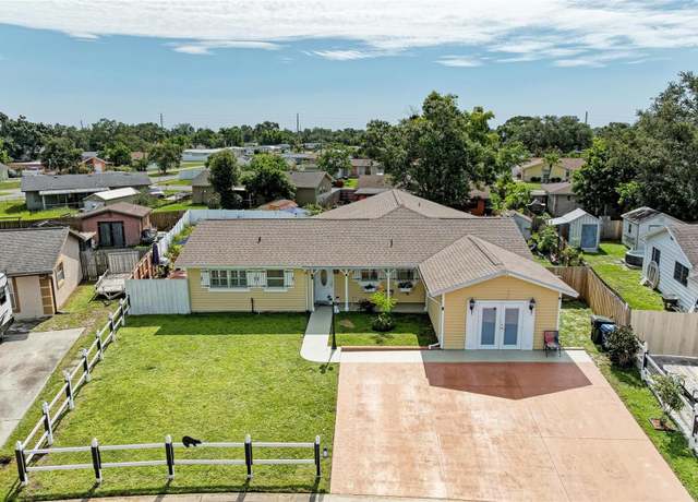 Property at 1908 N Brink Ave, Sarasota, FL 34234, 5 beds, 2 baths