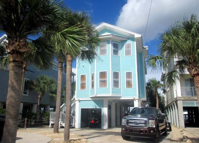 Property at 115 Main St, Steinhatchee, FL 32359, 4 beds, 3 baths