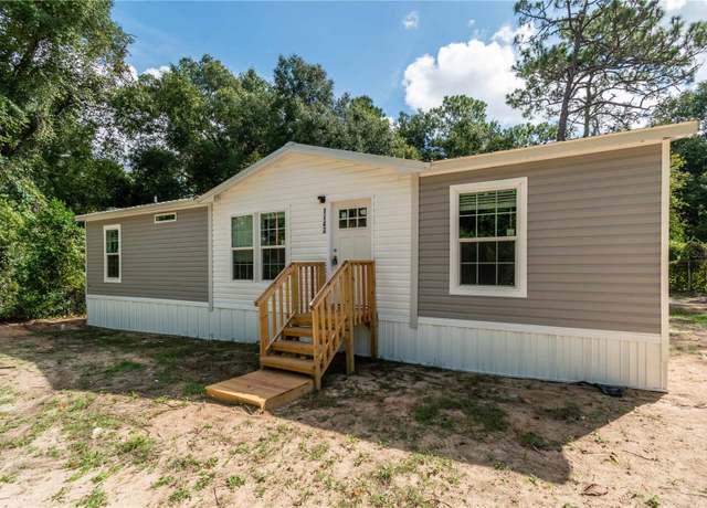 Property at 1143 SE 159th Ct, Silver Springs, FL 34488, 3 beds, 2 baths