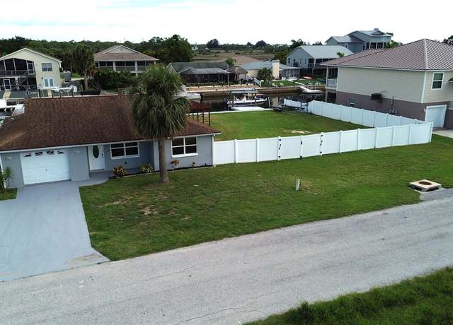 Property at 7400 Islander Ln, Hudson, FL 34667, 2 beds, 2 baths