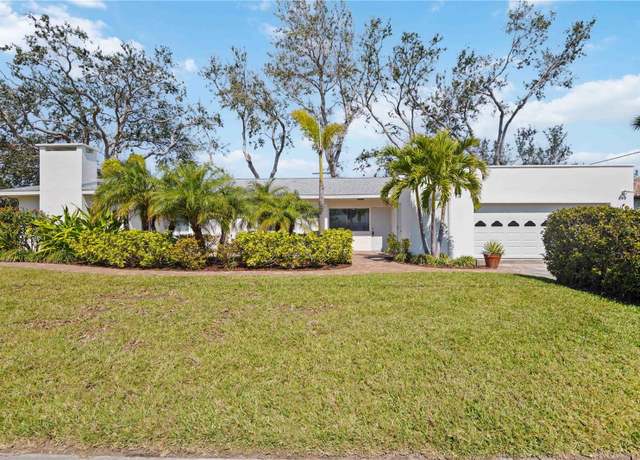 Property at 317 Harbor Dr S, Venice, FL 34285, 2 beds, 3 baths