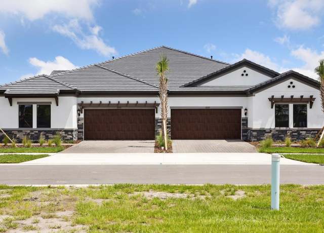 Property at 35579 Stableton Ln, Zephyrhills, FL 33541, 3 beds, 2.5 baths