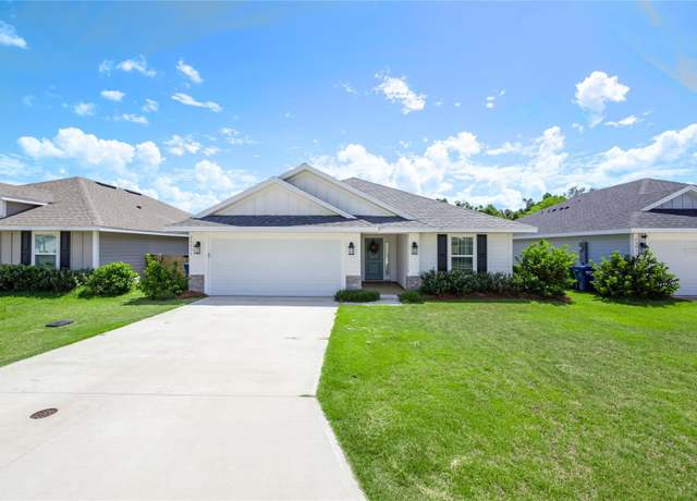 Property at 25031 SW 24th Pl, Newberry, FL 32669, 4 beds, 2 baths