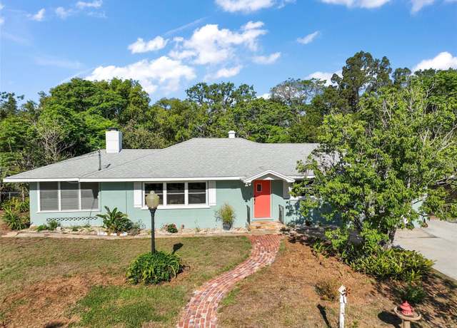 Property at 1313 Crestview Dr, Mount Dora, FL 32757, 2 beds, 2 baths