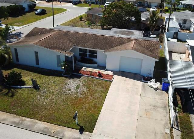 Property at 3752 Fox Dale Ln, Holiday, FL 34691, 2 beds, 2 baths