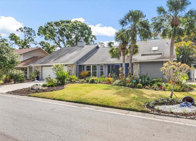 Property at 811 Hammockwood Ct, Sarasota, FL 34232, 4 beds, 2 baths