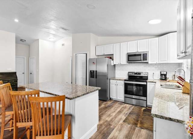 Property at 9480 W Caravan Path, Crystal River, FL 34428, 4 beds, 2 baths