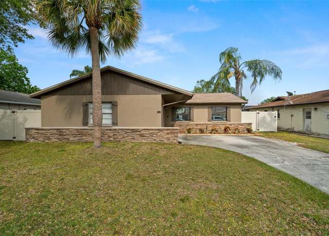Property at 611 Limetree Dr, Oldsmar, FL 34677, 2 beds, 2 baths