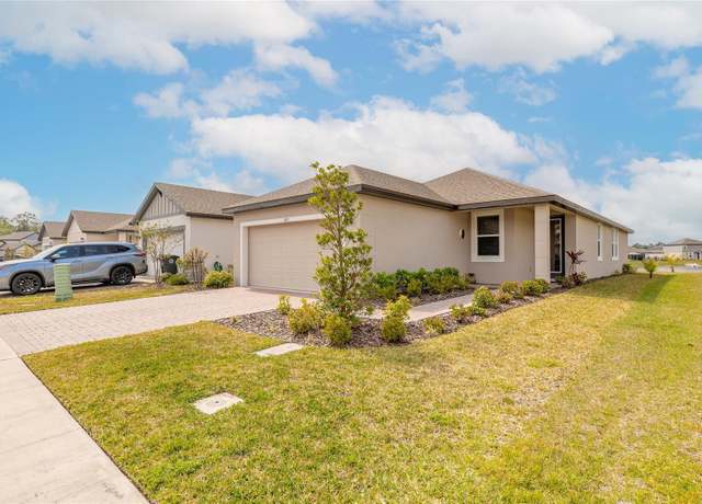 Property at 207 Pitching Wedge Dr, Daytona Beach, FL 32124, 4 beds, 2 baths