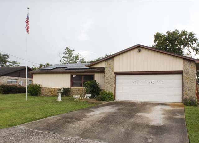 Property at 2915 Pine Ave, Apopka, FL 32703, 3 beds, 2 baths