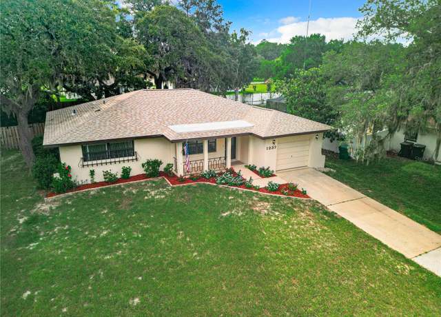 Property at 1237 N Lion Cub Pt, Lecanto, FL 34461, 3 beds, 2.5 baths