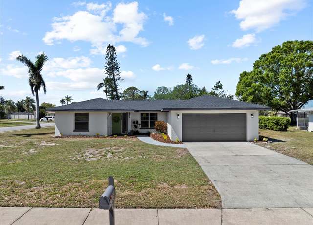 Property at 2008 41st St W, Bradenton, FL 34205, 3 beds, 2 baths