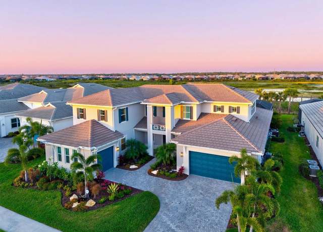 Property at 8272 Redonda Loop, Bradenton, FL 34202, 5 beds, 5.5 baths
