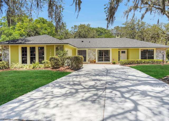 Property at 1226 Lake Loop, Winter Haven, FL 33880, 3 beds, 2 baths