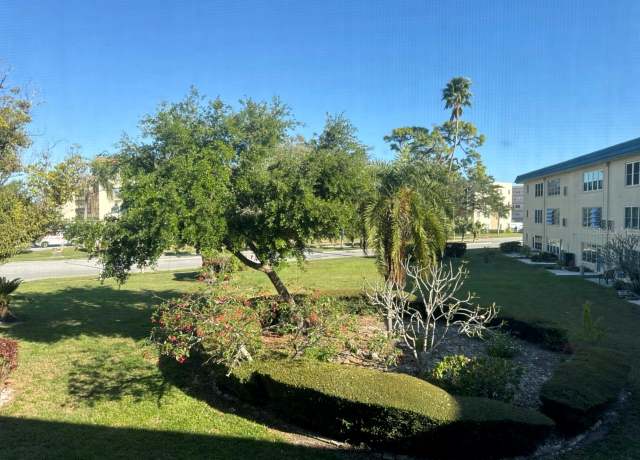 Property at 5750 80th St N Unit B203, St Petersburg, FL 33709, 2 beds, 1.5 baths