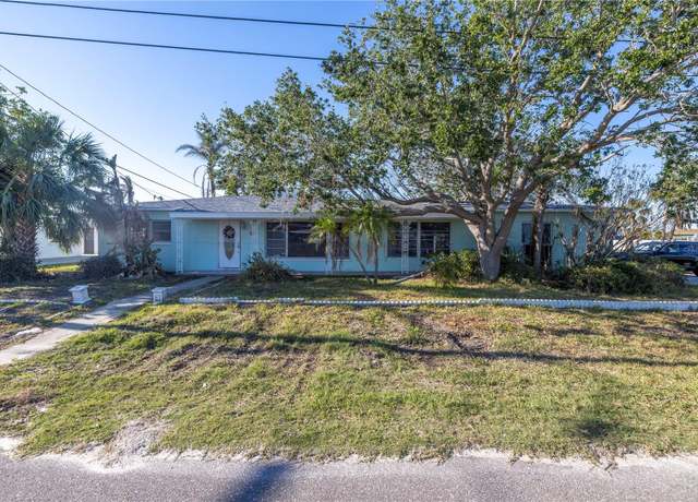 Property at 104 159th Ave, Redington Beach, FL 33708, 2 beds, 2.5 baths