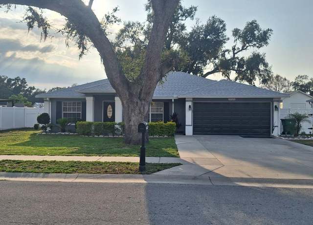 Property at 37535 Laurel Hammock Dr, Zephyrhills, FL 33541, 3 beds, 2 baths
