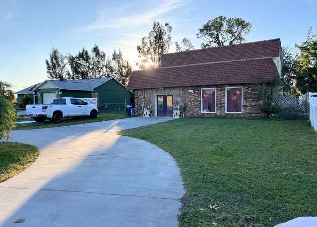 Property at 5630 3rd St W, Bradenton, FL 34207, 5 beds, 3.5 baths