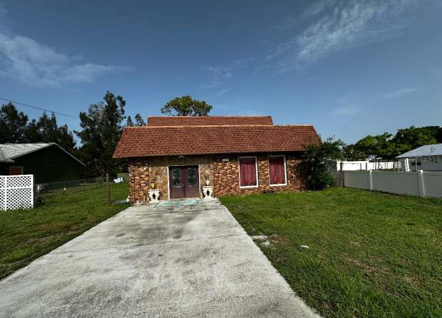 Property at 5630 3rd St W, Bradenton, FL 34207, 5 beds, 3.5 baths