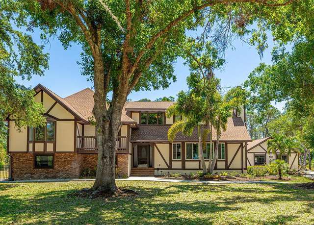 Property at 222 High Point Dr, Venice, FL 34292, 6 beds, 5 baths