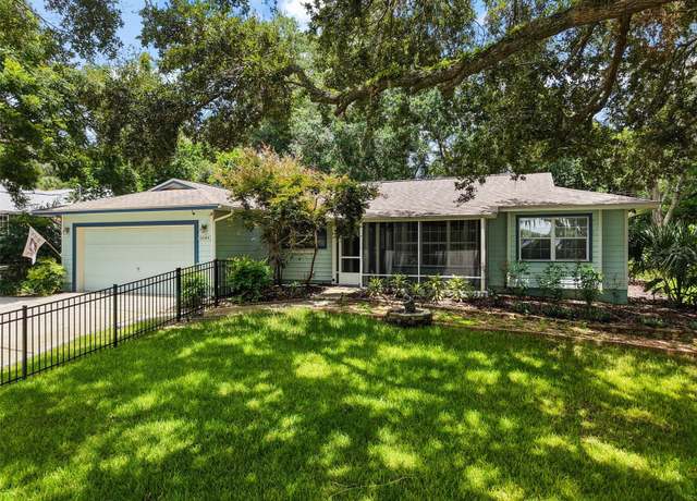 Property at 2549 Country Club Rd, Eustis, FL 32726, 2 beds, 2 baths