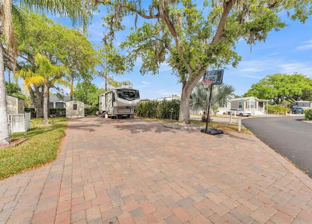 Property at 16329 Cherry Tree Ct, Clermont, FL 34714