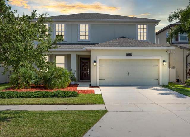 Property at 2275 Cathedral Rock Dr, Kissimmee, FL 34746, 5 beds, 3.5 baths