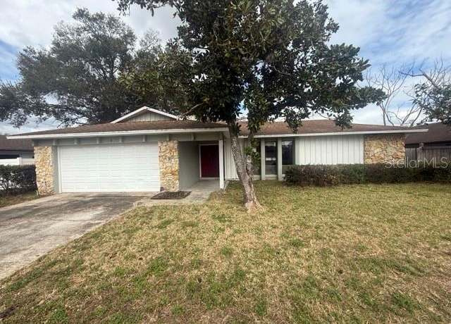 Property at 204 W Cottesmore Cir, Longwood, FL 32779, 4 beds, 2 baths