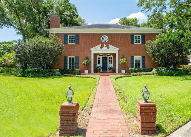 Property at 11806 Willow Point Way, Tampa, FL 33618, 5 beds, 5.5 baths