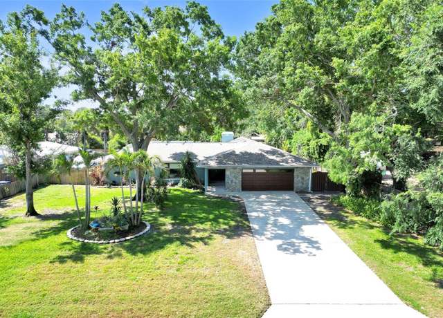Property at 1220 Pinellas Point Dr S, St Petersburg, FL 33705, 3 beds, 2.5 baths