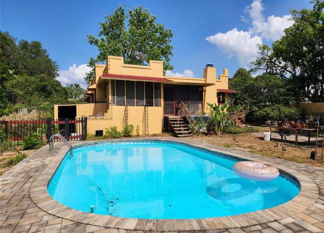 Property at 308 Sunnyside Dr, Leesburg, FL 34748, 4 beds, 2 baths