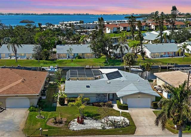 Property at 5012 Bimini Dr, Bradenton, FL 34210, 2 beds, 2 baths