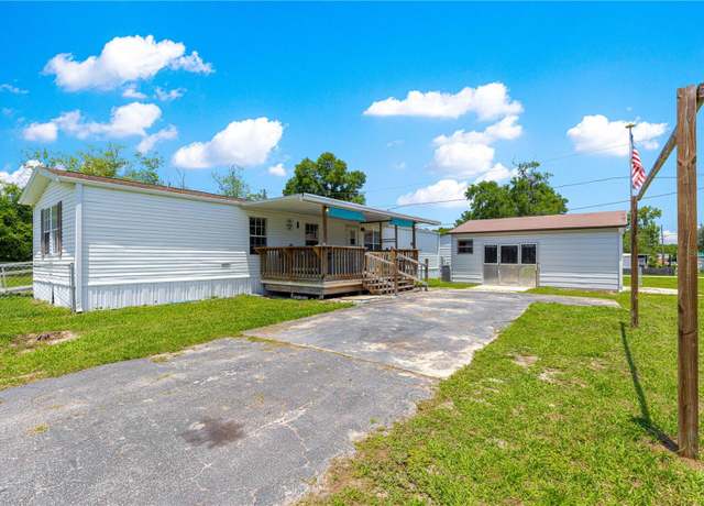 Property at 1220 NW 42nd Pl, Ocala, FL 34475, 2 beds, 2.5 baths