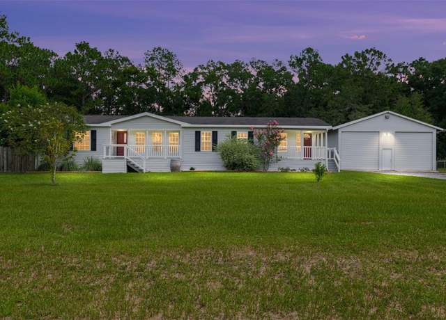 Property at 825 NW 107th Ct, Ocala, FL 34482, 3 beds, 2 baths