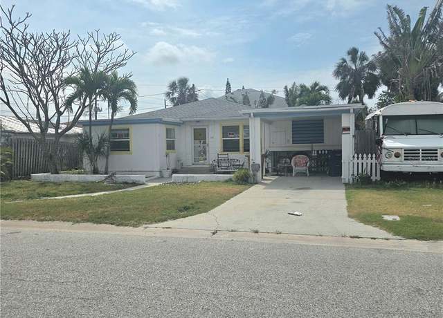 Property at 135 143rd Ave E, Madeira Beach, FL 33708, 2 beds, 1.5 baths