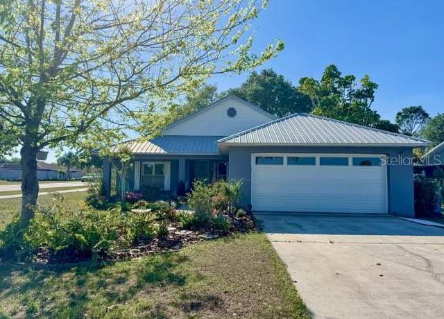 Property at 811 W Heron Pl, Winter Haven, FL 33884, 3 beds, 2 baths