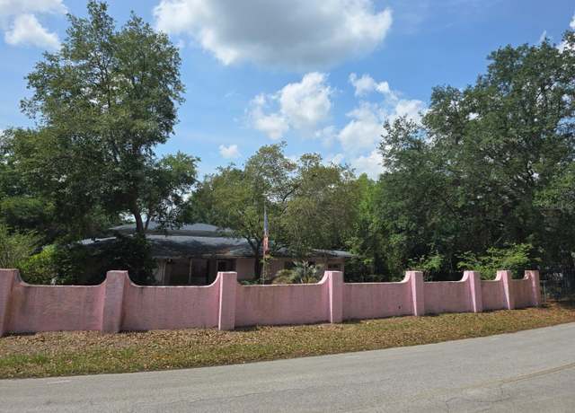 Property at 16880 SE 63rd Ln, Ocklawaha, FL 32179, 3 beds, 3.5 baths