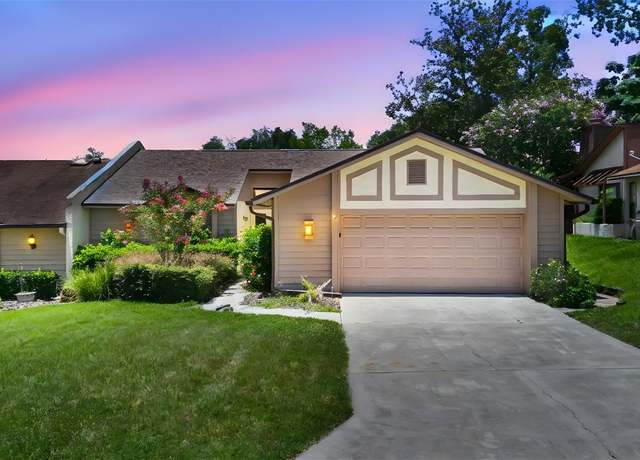 Property at 1034 Old South Ln, Apopka, FL 32712, 2 beds, 2 baths