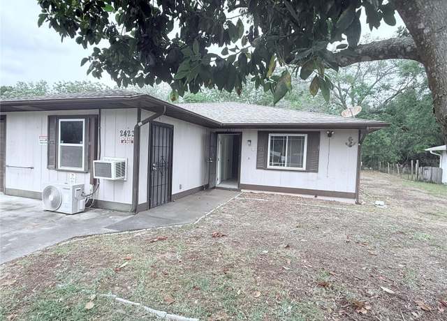 Property at 2423 Centennial Blvd, Leesburg, FL 34748, 4 beds, 1 bath