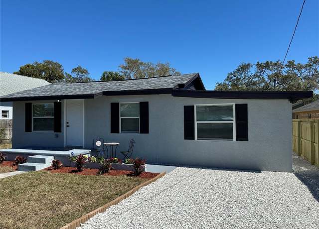 Property at 1913 Park Ave, Tarpon Springs, FL 34689, 3 beds, 2.5 baths