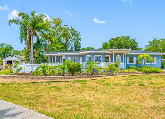 Property at 401 Whitcomb Blvd, Tarpon Springs, FL 34689, 3 beds, 3 baths