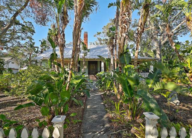 Property at 1663 4th St, Sarasota, FL 34236, 4 beds, 2 baths