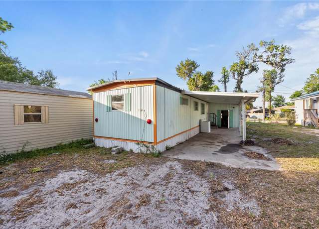 Property at 1098 NW 7th Blvd, Lake Panasoffkee, FL 33538, 2 beds, 1 bath
