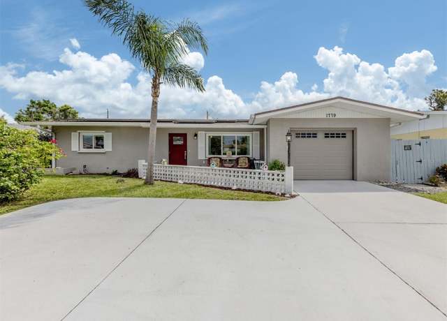 Property at 1779 Valencia Dr, Venice, FL 34293, 2 beds, 2 baths