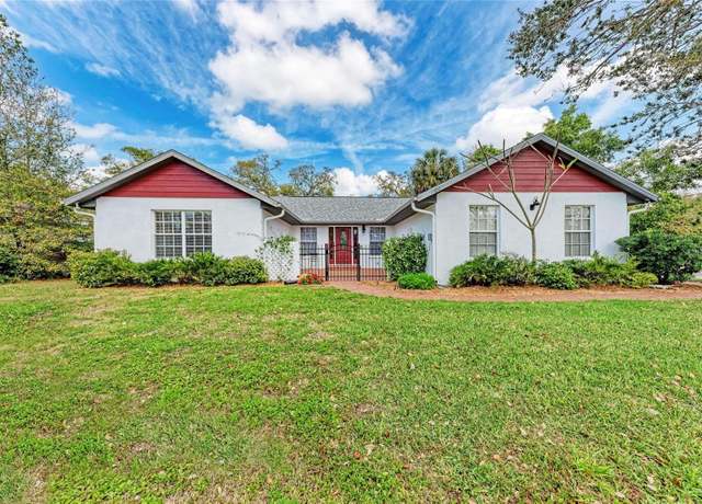 Property at 1302 5th St W, Palmetto, FL 34221, 3 beds, 2 baths