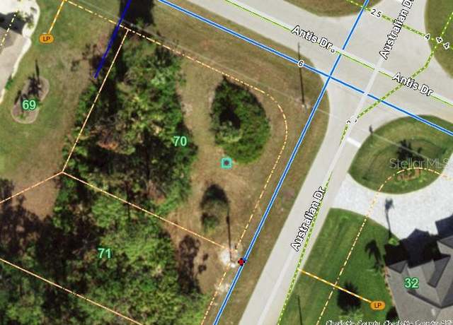 Property at 255 Australian Dr, Rotonda West, FL 33947